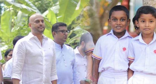 ගම්මැද්දෙන් දුන්නු අපූරු තෑග්ග..